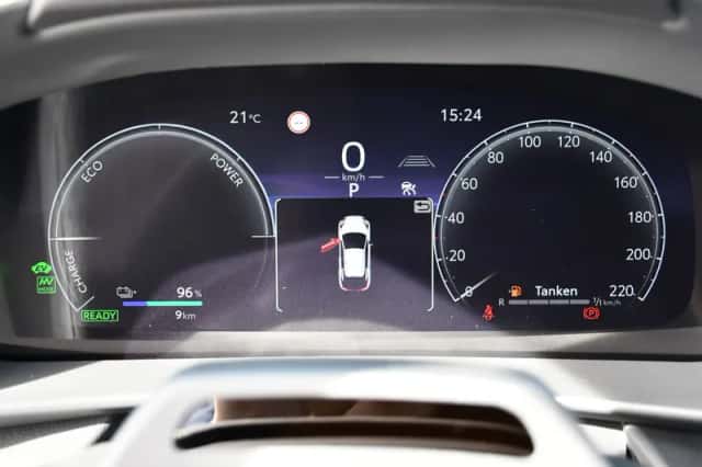 Toyota C-HR (2026) thumbnail 6