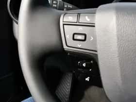 Toyota C-HR (2026) thumbnail 10