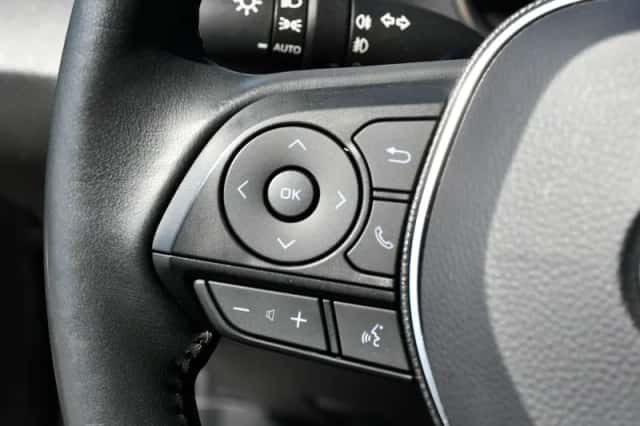 Toyota Corolla (2019) thumbnail 2