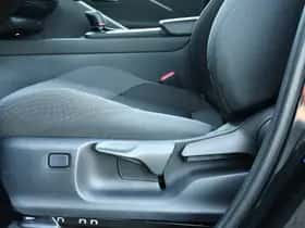 Toyota C-HR (2025) thumbnail 31
