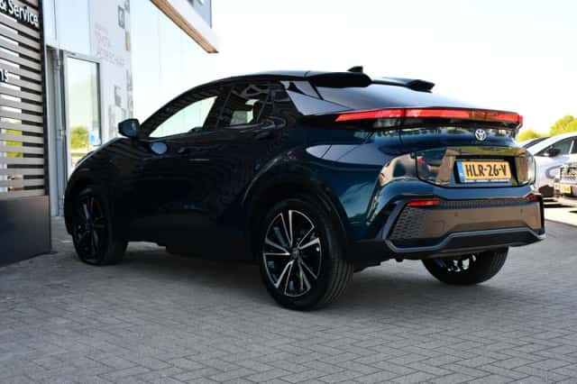 Toyota C-HR (2025) thumbnail 11
