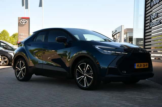 Toyota C-HR (2025) thumbnail 7