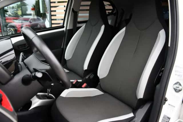 Toyota Aygo (2014) thumbnail 4