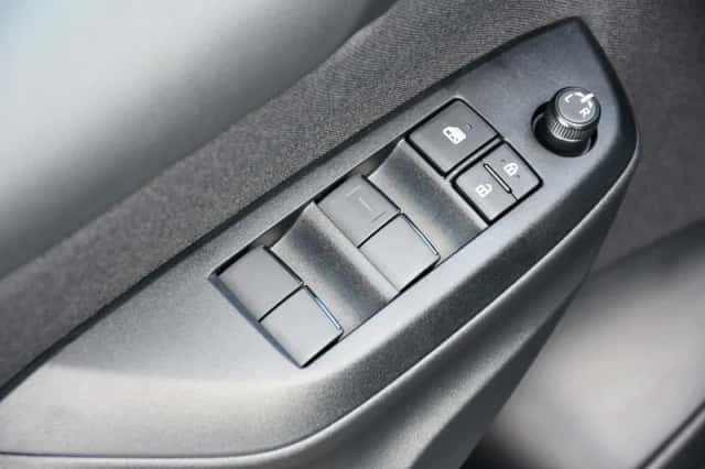 Toyota Yaris (2025) thumbnail 16