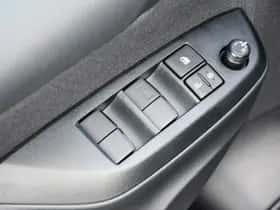 Toyota Yaris thumbnail 16