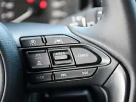 Toyota Yaris thumbnail 8
