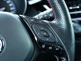 Toyota C-HR thumbnail 6