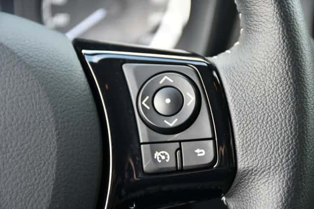 Toyota Yaris (2018) thumbnail 16