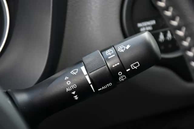 Toyota Yaris (2018) thumbnail 18