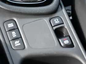 Toyota Yaris thumbnail 16