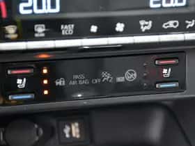 Toyota RAV4 thumbnail 2