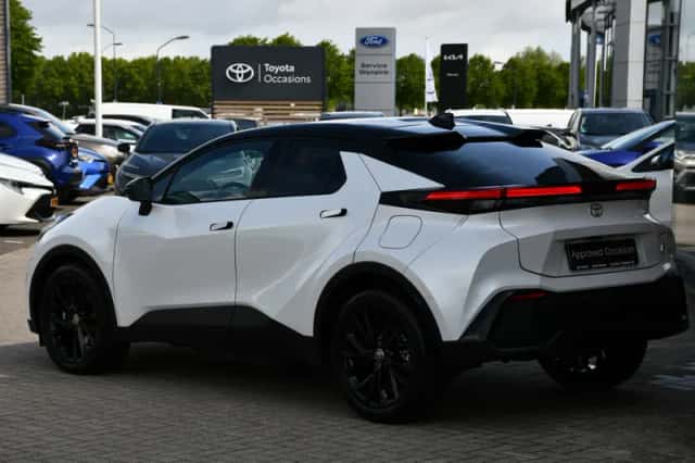Toyota C-HR (2025) thumbnail 11