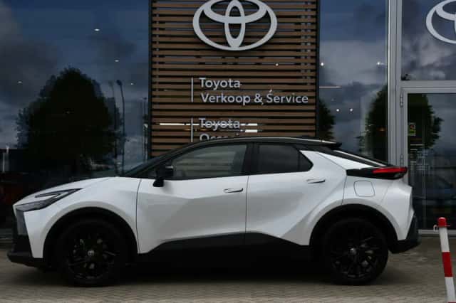 Toyota C-HR (2025) thumbnail 13