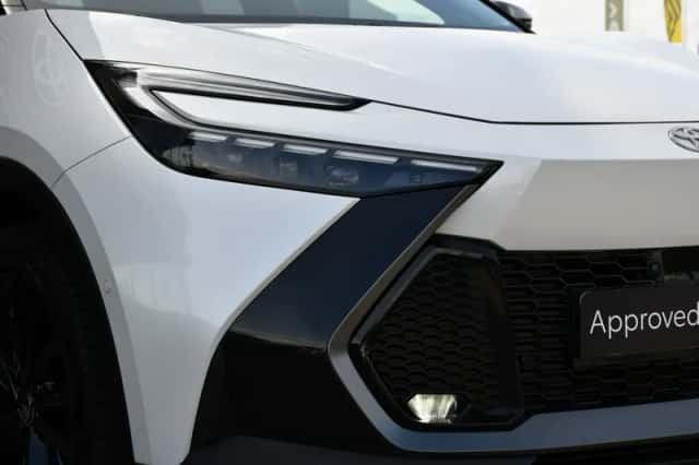 Toyota C-HR (2025) thumbnail 15