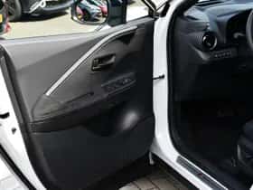 Toyota C-HR (2025) thumbnail 17