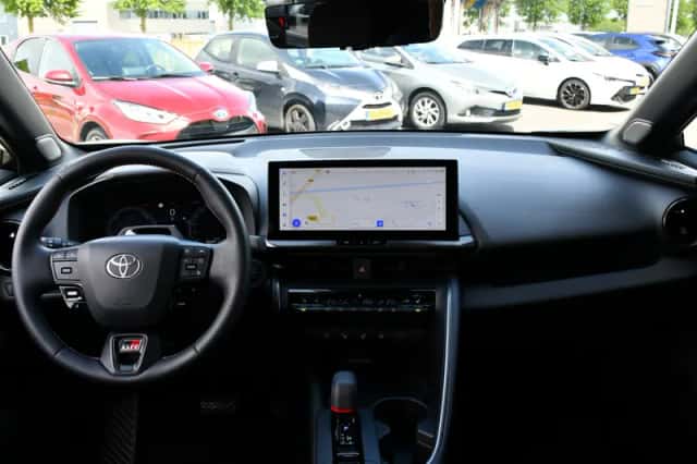 Toyota C-HR (2025) thumbnail 25