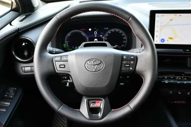 Toyota C-HR (2025) thumbnail 27