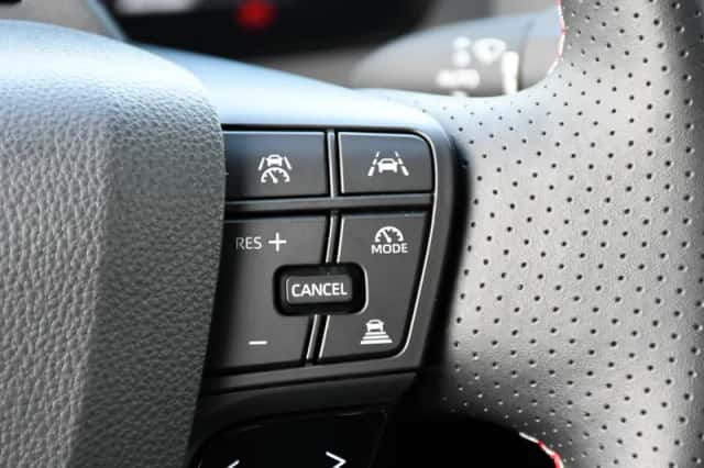 Toyota C-HR (2025) thumbnail 28