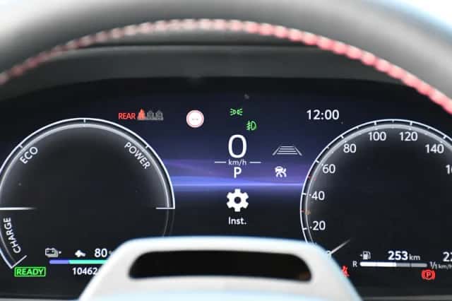 Toyota C-HR (2025) thumbnail 32