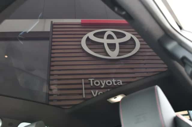 Toyota C-HR (2025) thumbnail 47