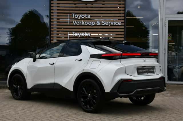 Toyota C-HR (2025) thumbnail 9