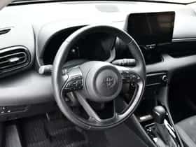 Toyota Yaris (2025) thumbnail 2