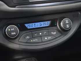 Toyota Yaris (2017) thumbnail 11