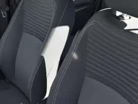 Toyota Yaris (2017) thumbnail 17