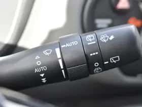 Toyota Yaris (2017) thumbnail 6