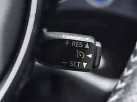 Toyota Yaris (2017) thumbnail 8