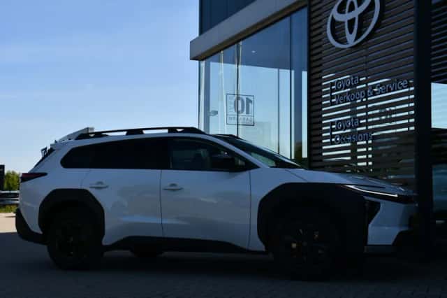 Toyota bZ4X (2026) thumbnail 3
