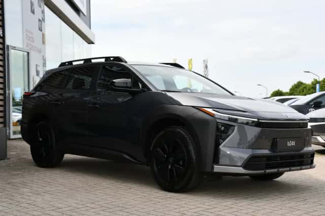 Toyota bZ4X (2026) thumbnail 5