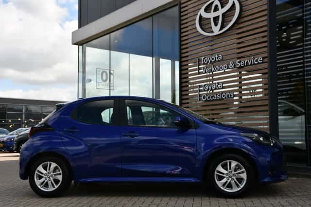 Toyota Yaris (2025) thumbnail 3