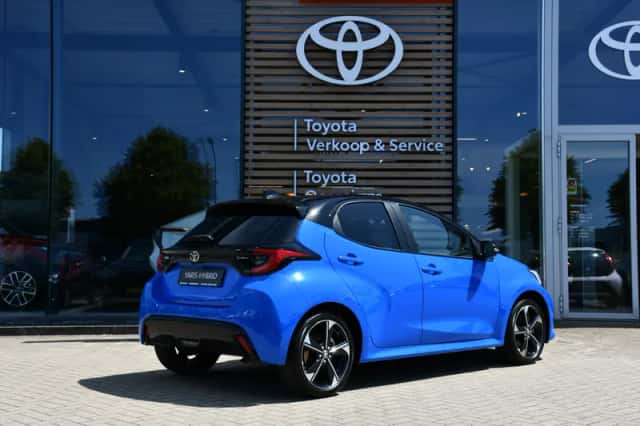 Toyota Yaris (2024) thumbnail 3