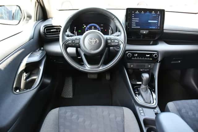Toyota Yaris (2024) thumbnail 2