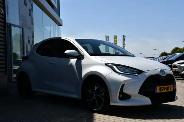Toyota Yaris (2024) thumbnail 6