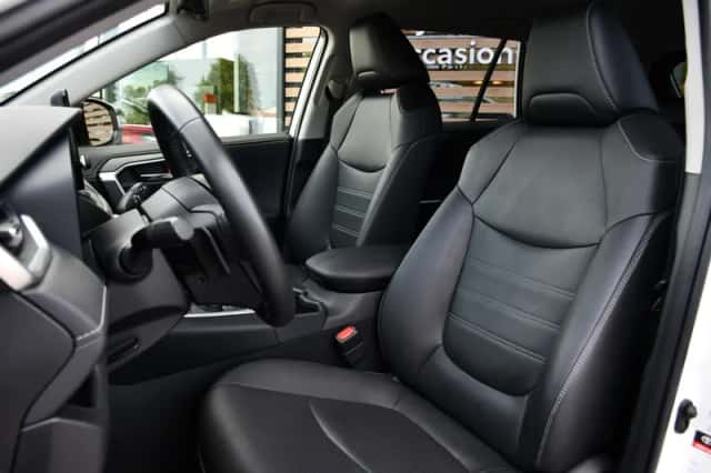 Toyota RAV4 (2024) thumbnail 4