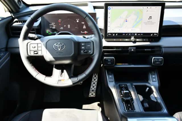 Toyota RAV4 (2026) thumbnail 2