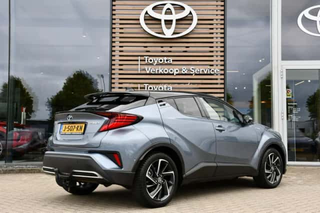 Toyota C-HR (2020) thumbnail 3