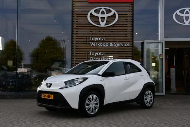 Toyota Aygo (2024) thumbnail 1