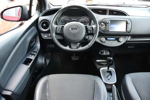 Toyota Yaris (2018) thumbnail 2