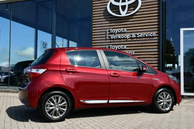 Toyota Yaris (2018) thumbnail 3
