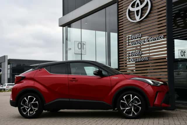 Toyota C-HR (2021) thumbnail 3