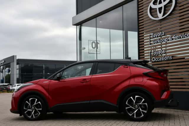 Toyota C-HR (2021) thumbnail 5