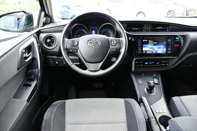 Toyota Auris (2019) thumbnail 2