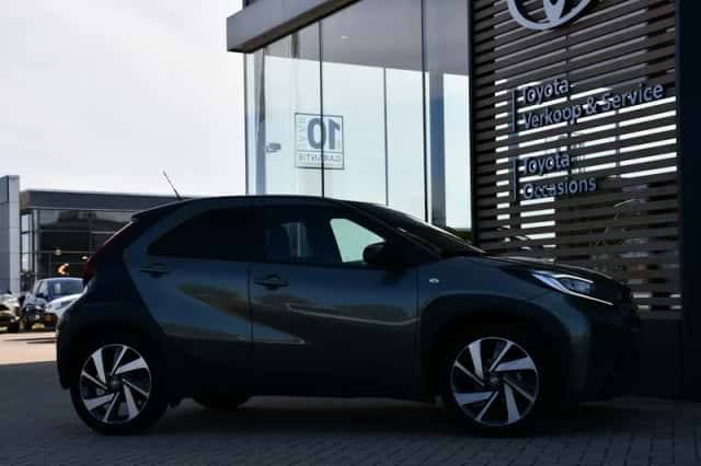 Toyota Aygo (2022) thumbnail 3