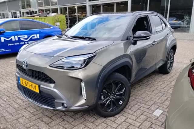 Toyota Yaris Cross (2024) thumbnail 1