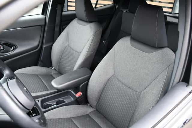 Toyota Yaris Cross (2025) thumbnail 2