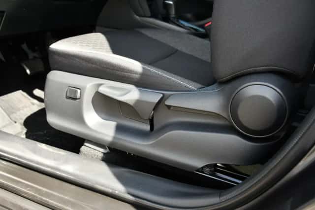 Toyota Yaris Cross (2025) thumbnail 4