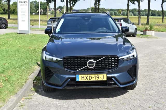 Volvo XC60 (2024) thumbnail 3
